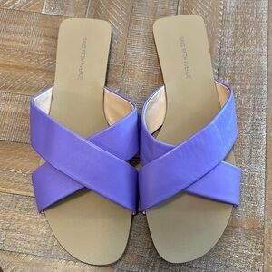 New SAKS FIFTH AVENUE Anne Crossover Bright Purple Leather Flats Sandals